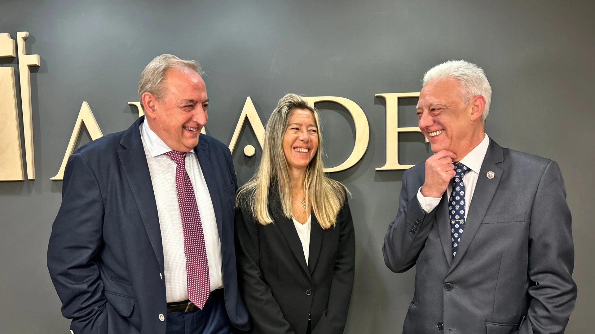 Artigas Gracia Abogados - Equipo en el despacho